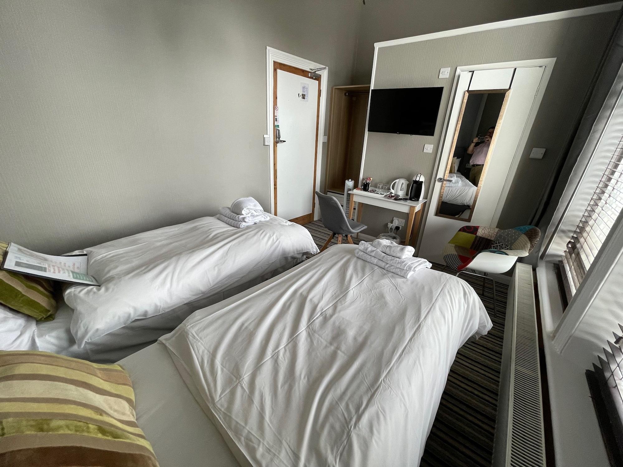Bed and Breakfast The Mowbray Истбурн Экстерьер фото